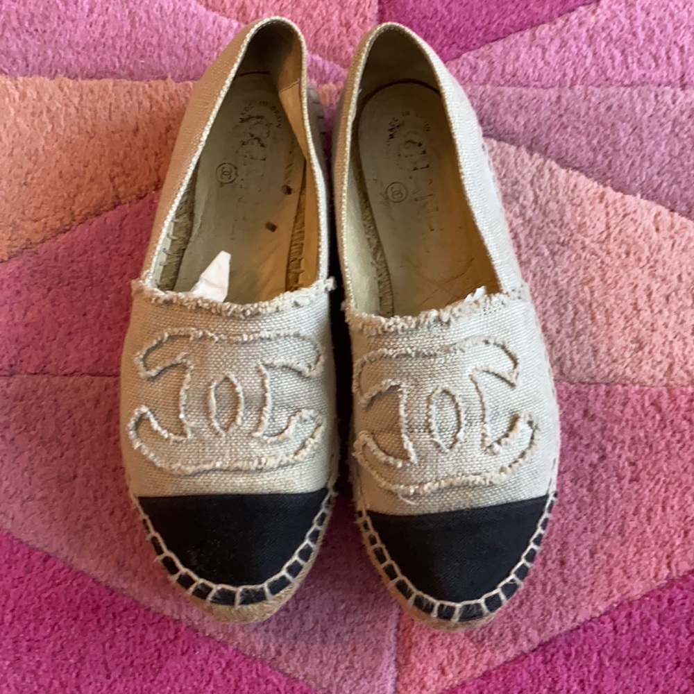 CHANEL Beige/Black Canvas Espadrilles